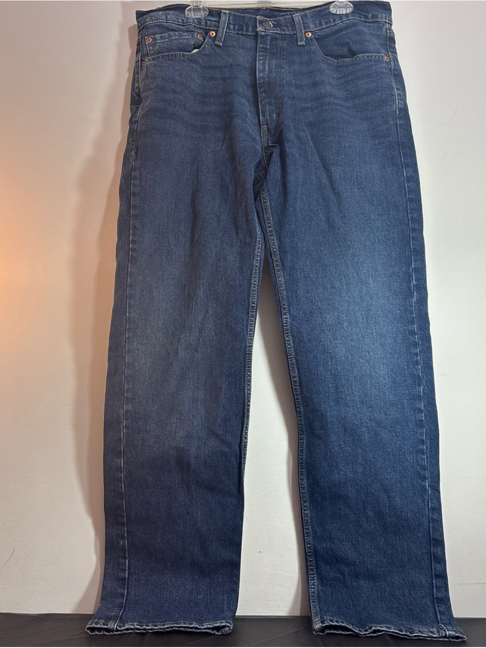 Levi’s 505 Men's Classic Straight-Leg Blue Jeans. J-108